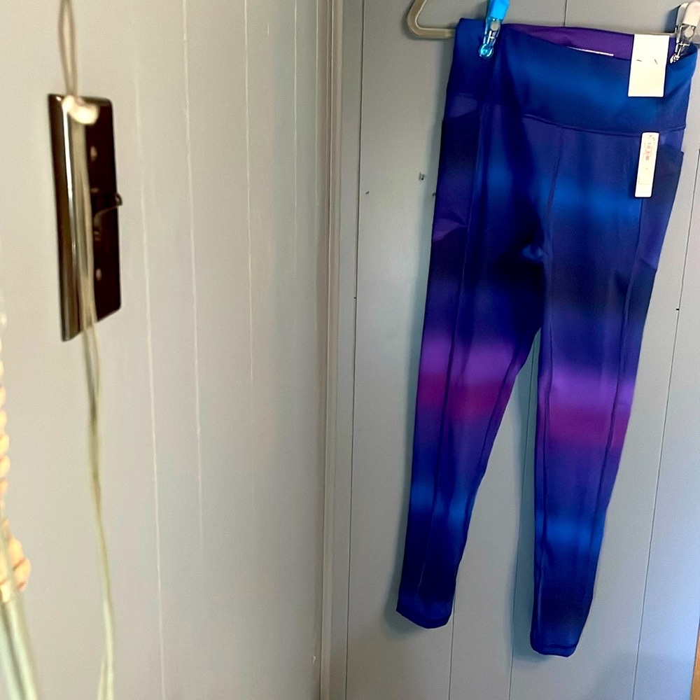 Victoria Secret On Point high rise leggings.